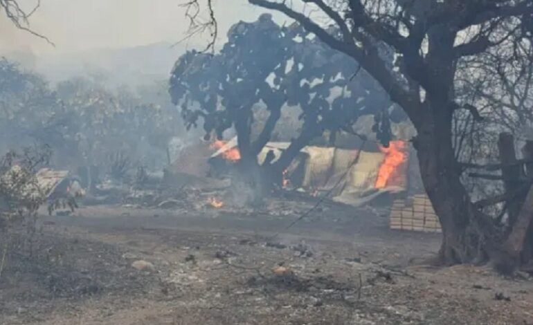 Incendio en San Andrés, Municipio de Actopan, Provoco Destrucción de una Vivienda y más de 30 Hectáreas y Desalojo de Decenas de Vecinos.