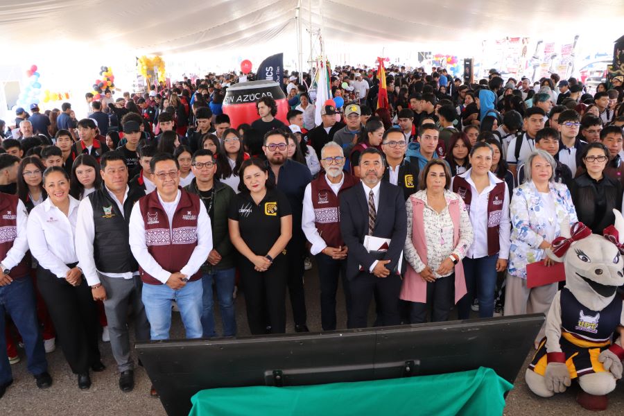 Más de 500 jóvenes de educación media superior acuden a Feria Universitaria 2025 en la UPT