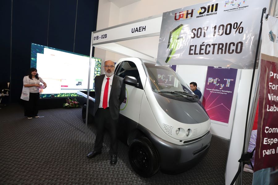Participa UAEH en Expo Industrial Momentum