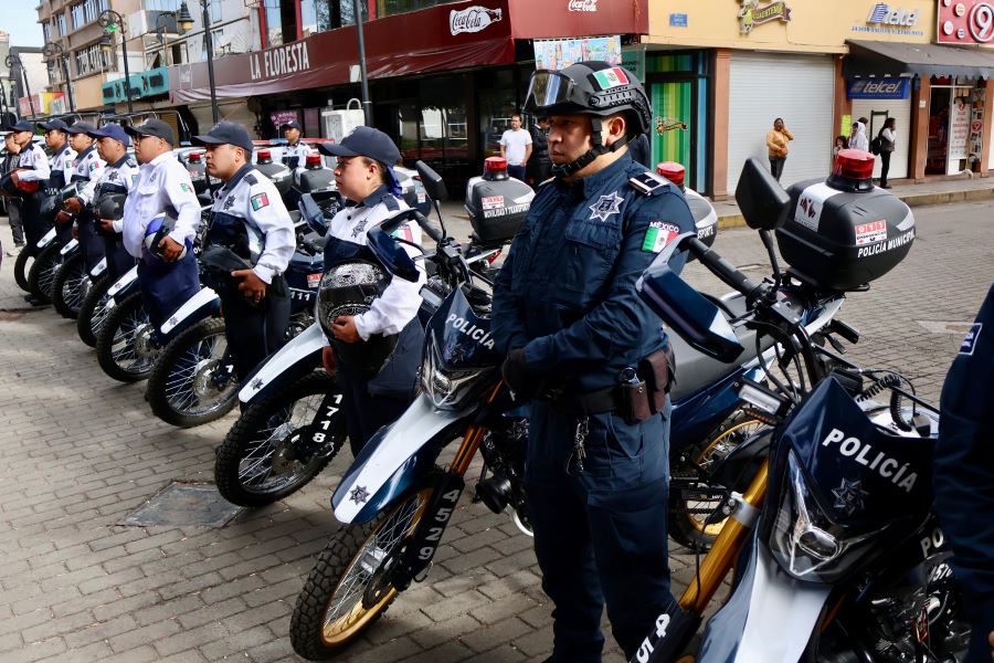 Presidenta Lorena García Entregó 26 Patrullas y Motocicletas Para Reforzar La Seguridad en Tulancingo