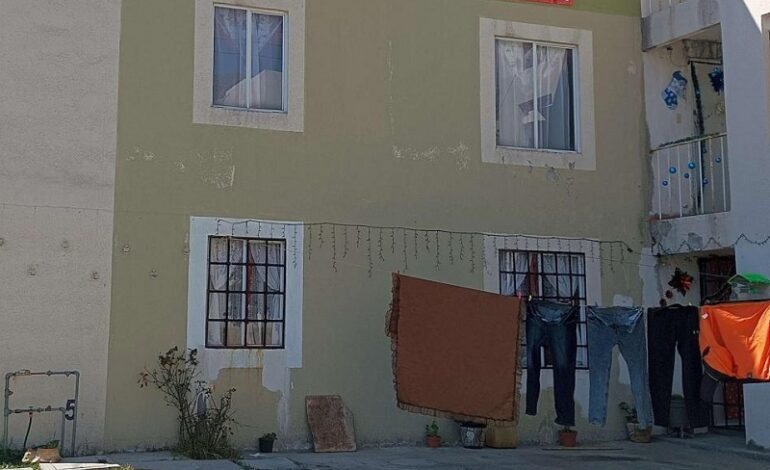 Una Mujer Fue Ejecutada a Balazos en su Departamento en Atotonilco de Tula y Dejaron un Mensaje con Amenazas
