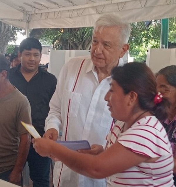 Reaparece AMLO Emite sus Votos en la Jornada Electoral    del Poder Judicial en Palenque, Chiapas