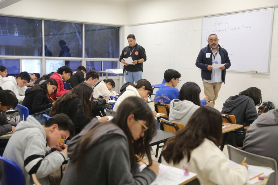 Casi 12 Mil Aspirantes Presentan Examen Para Ingresar al Bachillerato de la UAEH