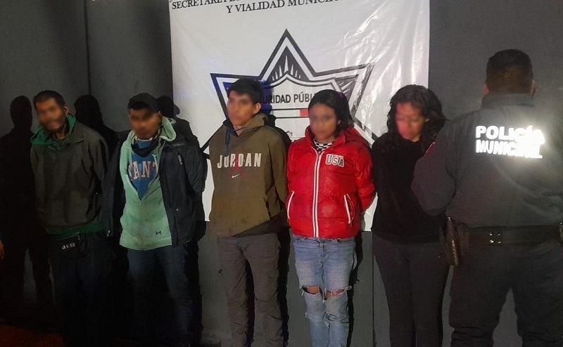 Tres Hombres y Dos Mujeres Asegurados Luego de Asaltar a Repartidor de Comida en la Colonia Felipe Ángeles