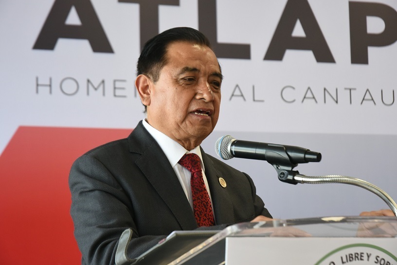 Congreso del estado homenajea al cantautor Omegar Salazar