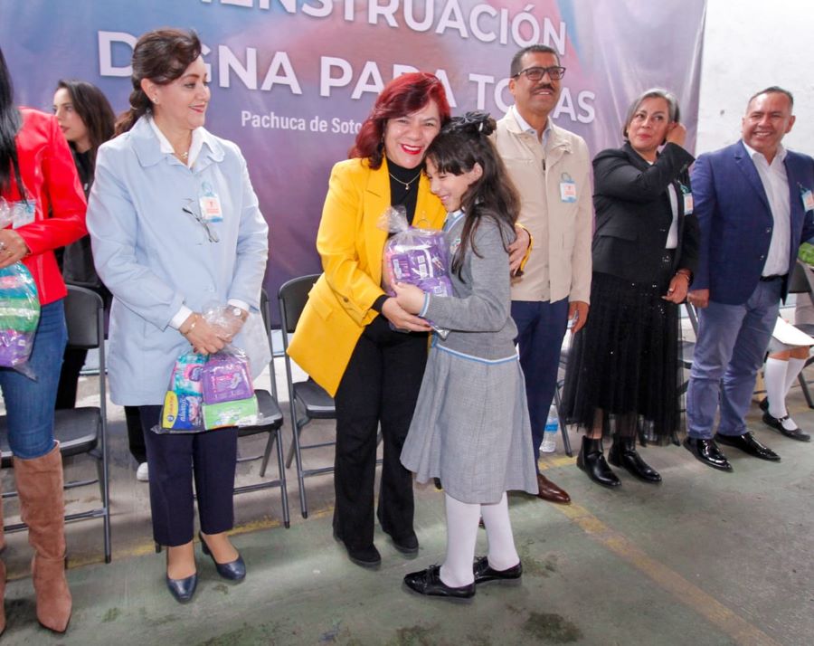 Entrega SEPH donativos del Proyecto Menstruación Digna