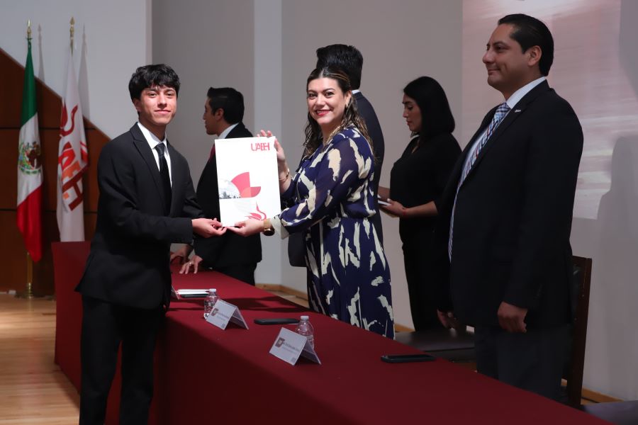 Entrega UAEH 236 Certificados a Egresadas y Egresados de Prepa 4