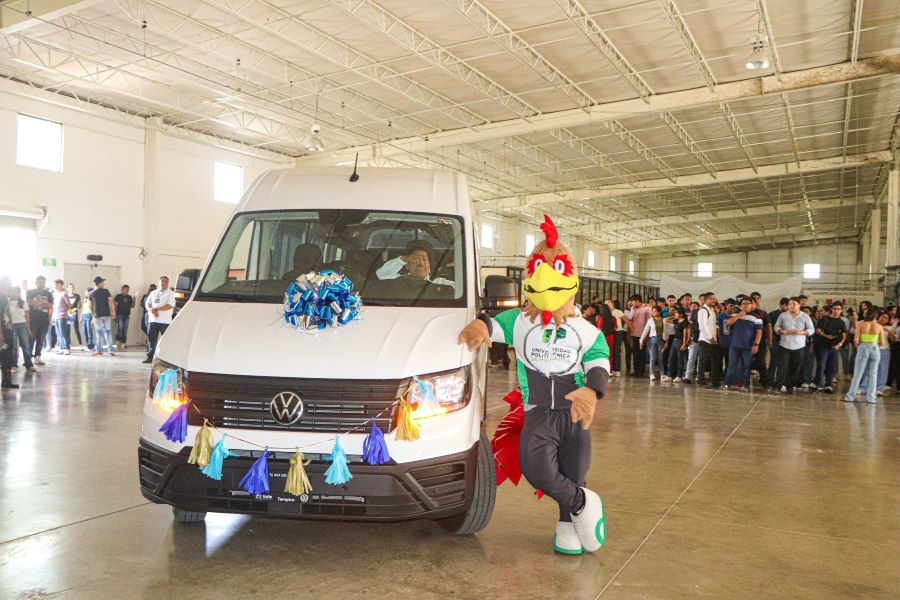 Estudiantes de la UPH Reciben Reconocimientos y Apoyos Para Prácticas Académicas