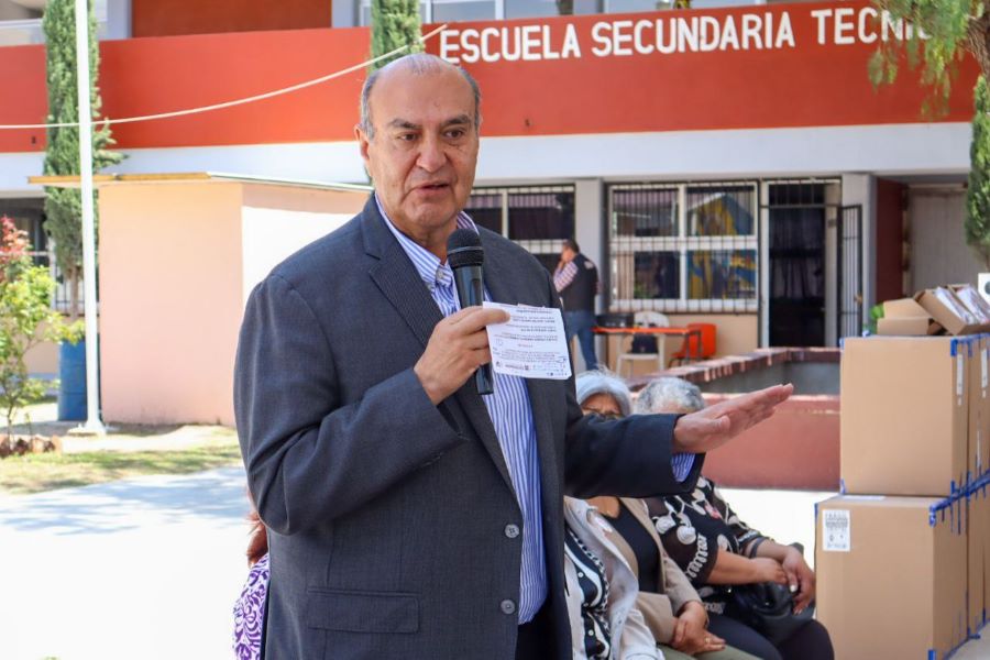 10 Escuelas Secundarias Reciben Más de 11 mdp en Infraestructura Educativa en Atitalaquia