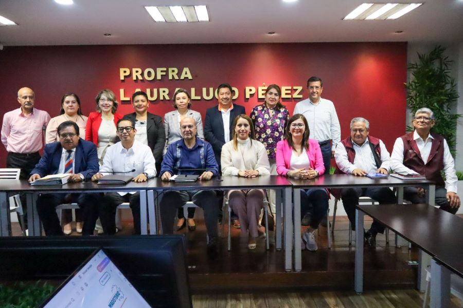 Natividad Castrejón encabezó reunión de trabajo con escuelas Normales de Hidalgo