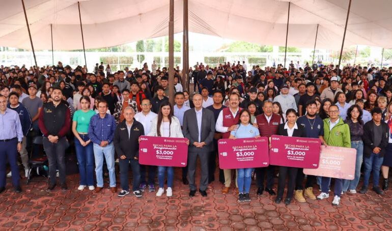 746 Alumnos de ITSOEH, UTVM, UPN, UTMZ, Recibieron Becas para la Transformación