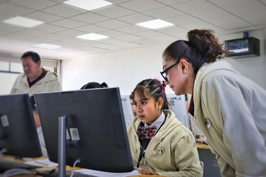 SEPH Recibe a Participantes de la Olimpiada del Conocimiento Infantil 2025