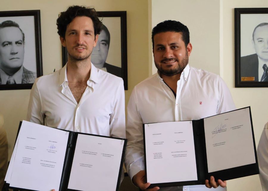 Firma Convenio de Colaboración el Municipio de Tulancingo y la Empresa de Invernaderos El Fortín