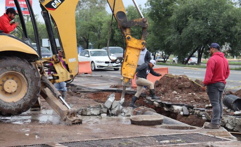 Trabaja SIPDUS en Liberar El Paso de Agua en El Dren San Antonio