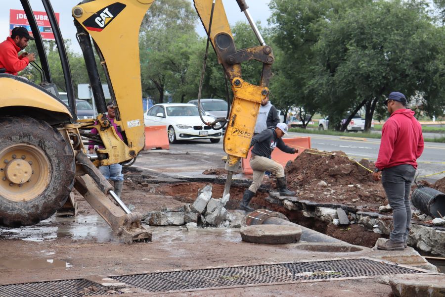 Trabaja SIPDUS en Liberar El Paso de Agua en El Dren San Antonio