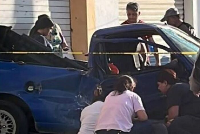 Chocaron  Camioneta Pickup Azul y Un Volkswagen Jetta Negro Tornado, saldo Tres Lesionados y daños materiales