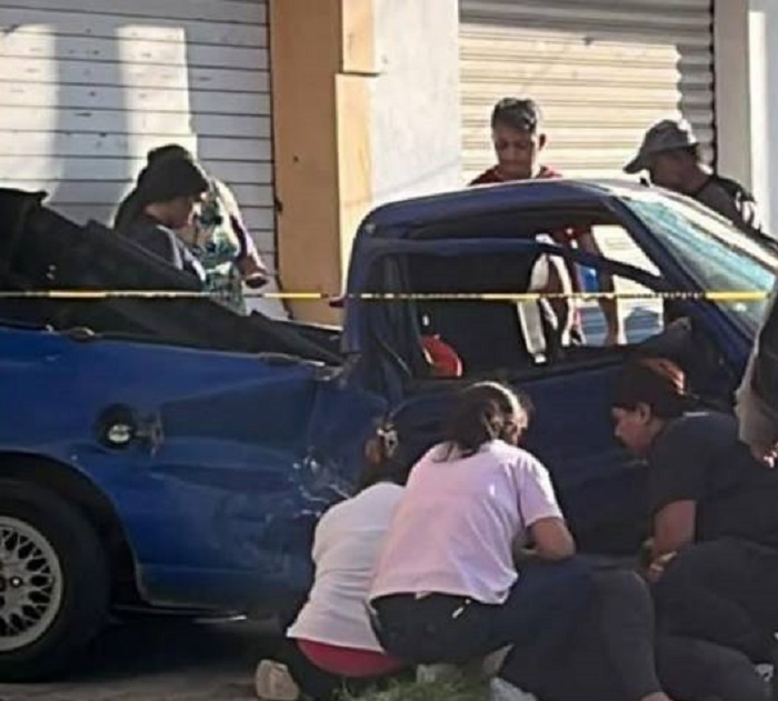 Chocaron  Camioneta Pickup Azul y Un Volkswagen Jetta Negro Tornado, saldo Tres Lesionados y daños materiales