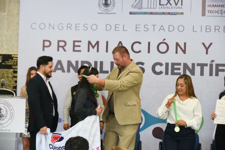 Congreso de Hidalgo Reconoce a Estudiantes Ganadores del Programa Pandillas Científicas Hidalgo 2025