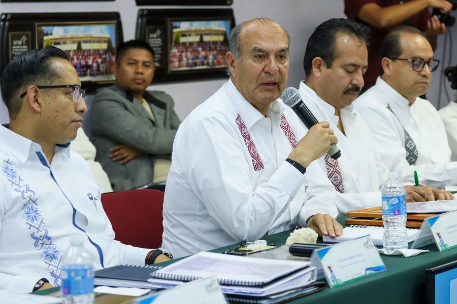 Reunión de 21 Rectores y Directores de Universidades e Institutos de Educación Superior en la UTVM