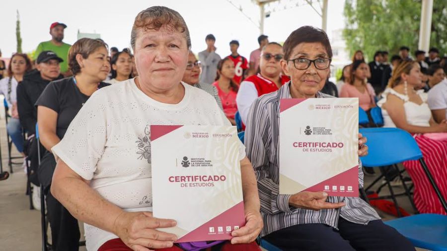 Entrega IHEA 50 Certificados de Educación Básica en Tizayuca