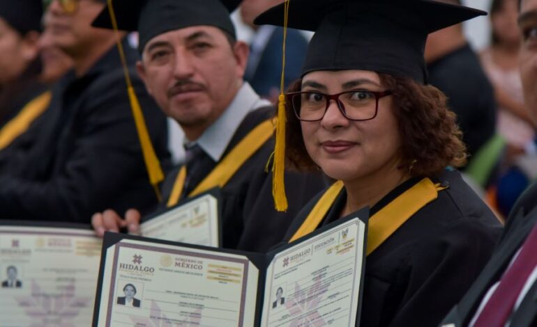 Entrega UNIDEH 28 Títulos Profesionales a Egresados de Licenciatura y Maestría
