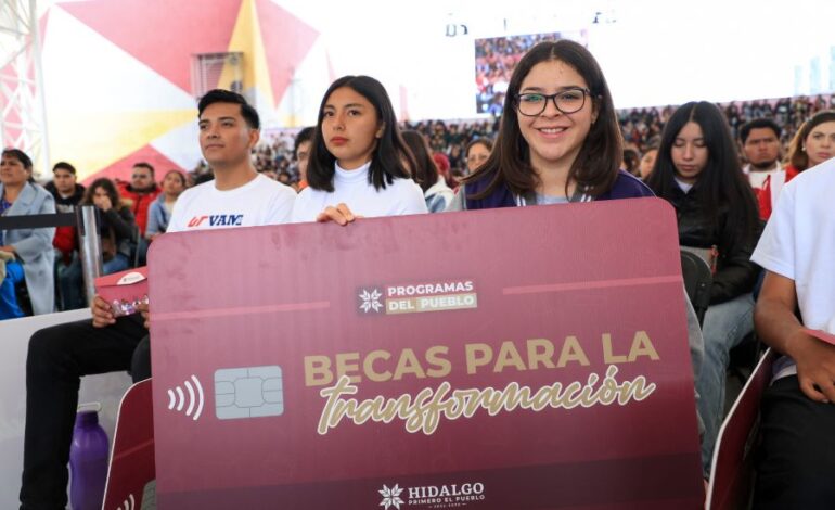 Gobierno de Hidalgo Beca a Más de 17 Mil Universitarios