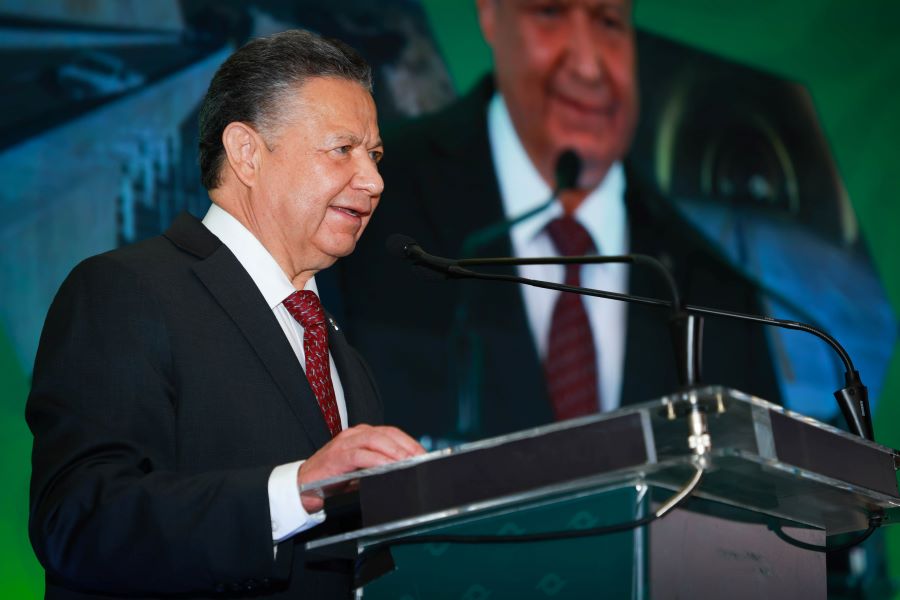 Julio Menchaca impulsa alianzas estratégicas en el XIV Seminario de Ingeniería Vial 2025