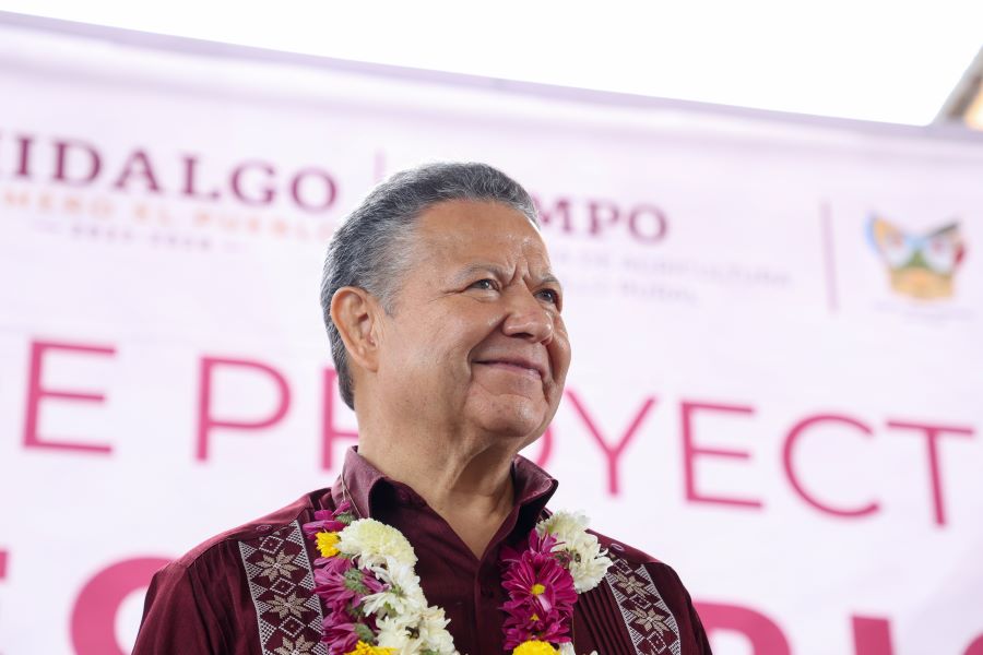 Julio Menchaca Regresa a Tlahuiltepa Con Apoyos Para Las Mujeres de Este Municipio