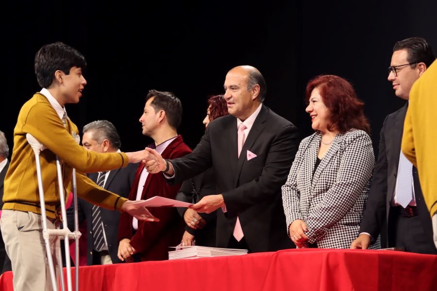 SEPH Entregó 420 Certificados a Estudiantes de la Técnica 1 de Pachuca