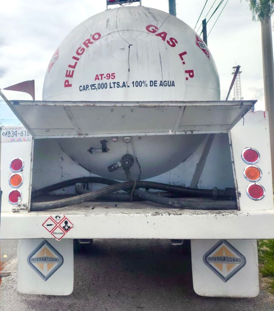 SSPH Asegura Pipa Con 15 Mil Litros de Combustible en Pachuca
