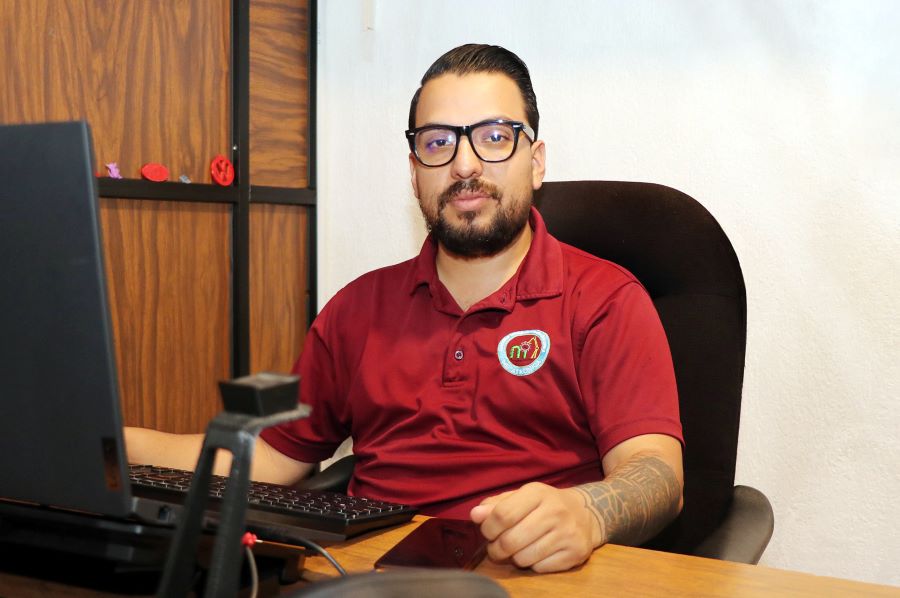 Destaca Docente de la UTHH en Fondo Hidalgo con Proyecto Ambiental