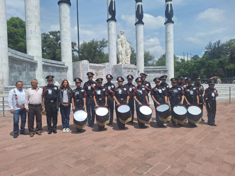 Estudiantes Hidalguenses Destacan en el Concurso Nacional de Bandas de Guerra 2025