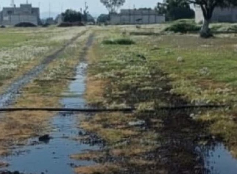Fuga de Combustible en Toma Clandestina Conectada a Ducto de Petróleos Mexicanos en Santiago Tlapacoya