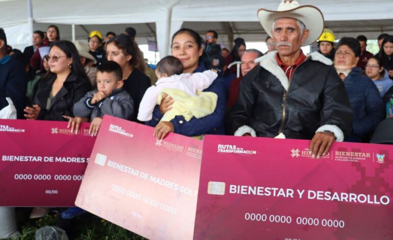 Inicia Entrega de Tarjetas de Apoyos Sociales en la Sierra y la Huasteca