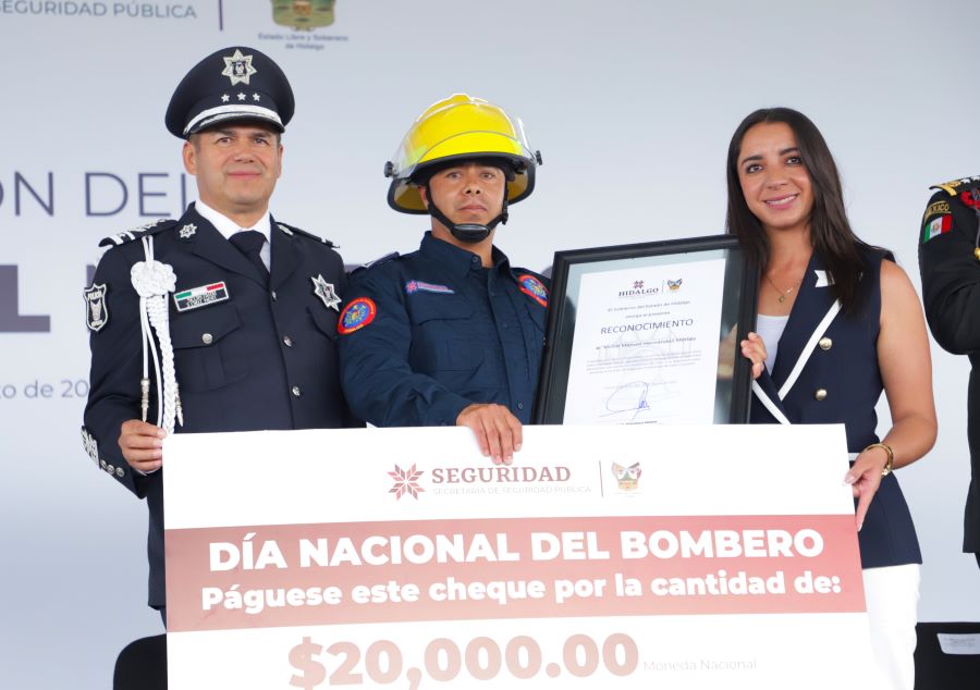 SSPH Reconoce Destacada Labor del Heroico Cuerpo de Bomberos Con Entrega Histórica de Estímulos y Ascensos