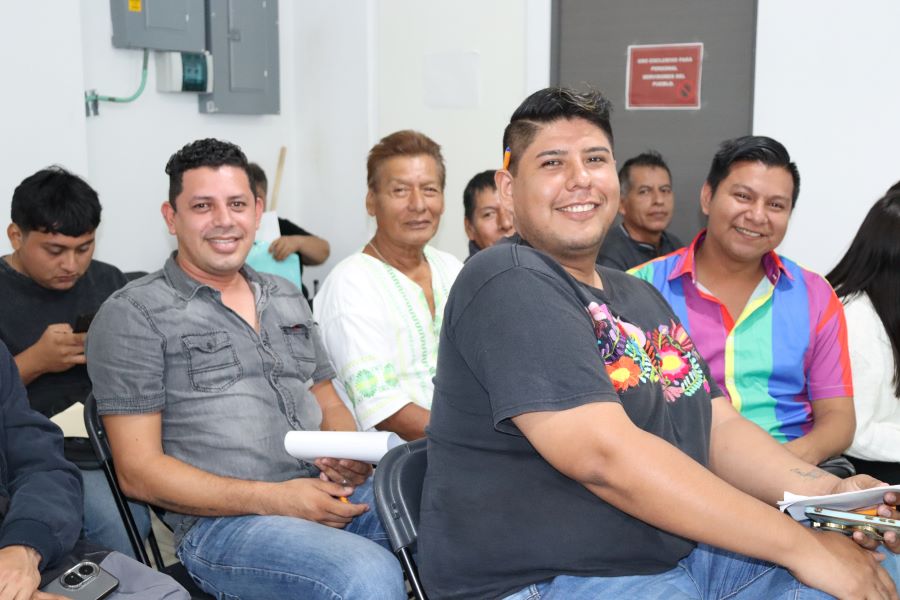 Entrega Sebiso tarjetas del programa “Bienestar Inclusivo”