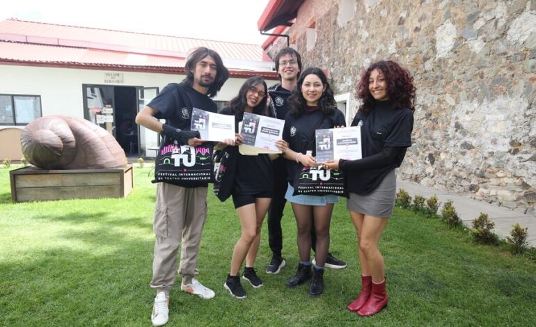 Estudiantes Garza son reconocidos con tres menciones honoríficas en el FITU 2025