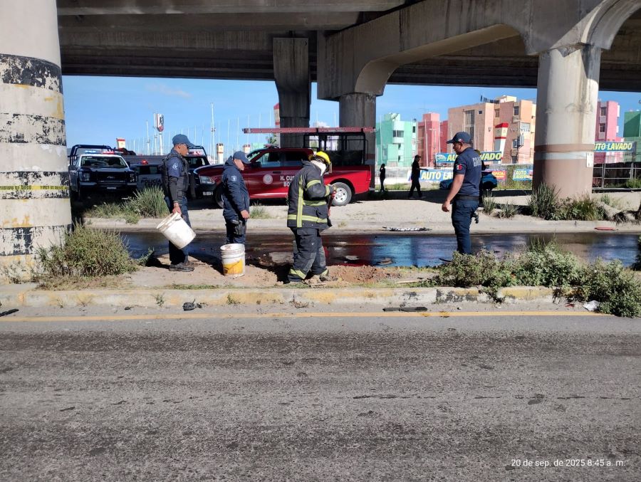 Choca Camioneta Urvan del Transporte Público Vehicular y Un Tracto Camión Con Plataforma Adherida, Saldo Dos Muertos y Diez Lesionados