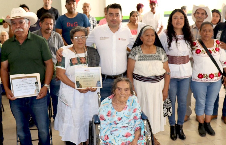 Por Su Talento y Aporte al Arte Popular de Hidalgo, Sebiso Reconoció a Personas Artesanas