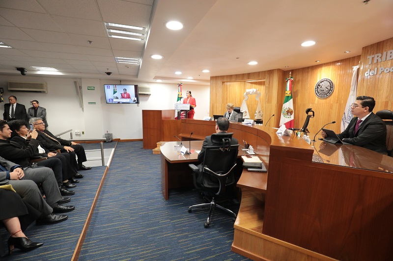 Natividad Castrejón entrega apoyos educativos y laboratorio STEM en Santiago de Anaya e Ixmiquilpan