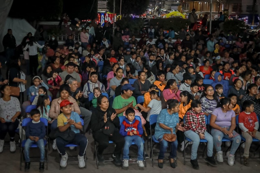 Más de 450 Asistentes Disfrutaron Cine Comunitario Llenó de Alegría en Tlaxcoapan