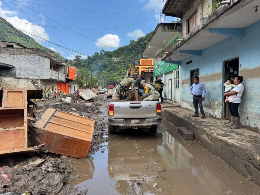 Aplican Estrategia para el Descenso de Helicópteros Para Entrega de Víveres, Medicamentos, Insumos Médicos y Artículos de Primera Necesidad en Huehuetla
