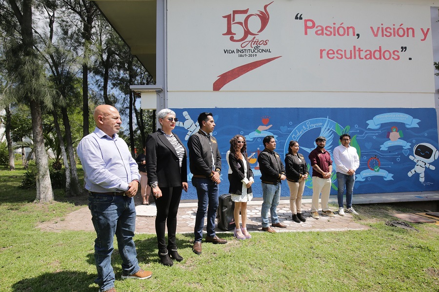 Escuela Preparatoria Número 3 Cierra Aniversario Con Mural y Cápsula del Tiempo