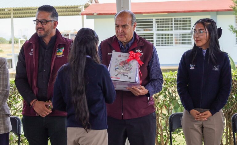 Natividad Castrejón inaugura laboratorio STEM en Villa de Tezontepec