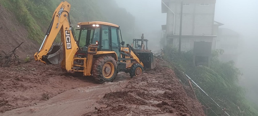 Julio Menchaca Ordena la Reconstrucción de Caminos Dañados por Lluvias SIPDUS ya Atendió 97   de los 211 Caminos Afectados Por Deslaves