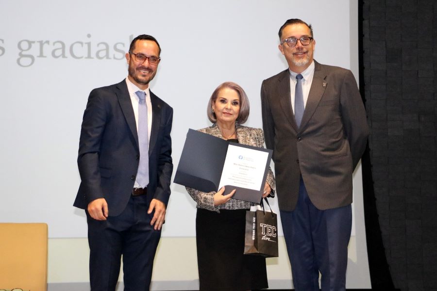 Llamó Rebeca Aladro Echeverría a Reflexionar y Actuar en Favor de los Derechos Humanos Para La Paz y Los Procesos de Impartición de la Justicia.