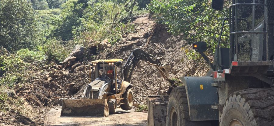 SIPDUS Continua Trabajos Para El Retiro de Deslaves y Derrumbes