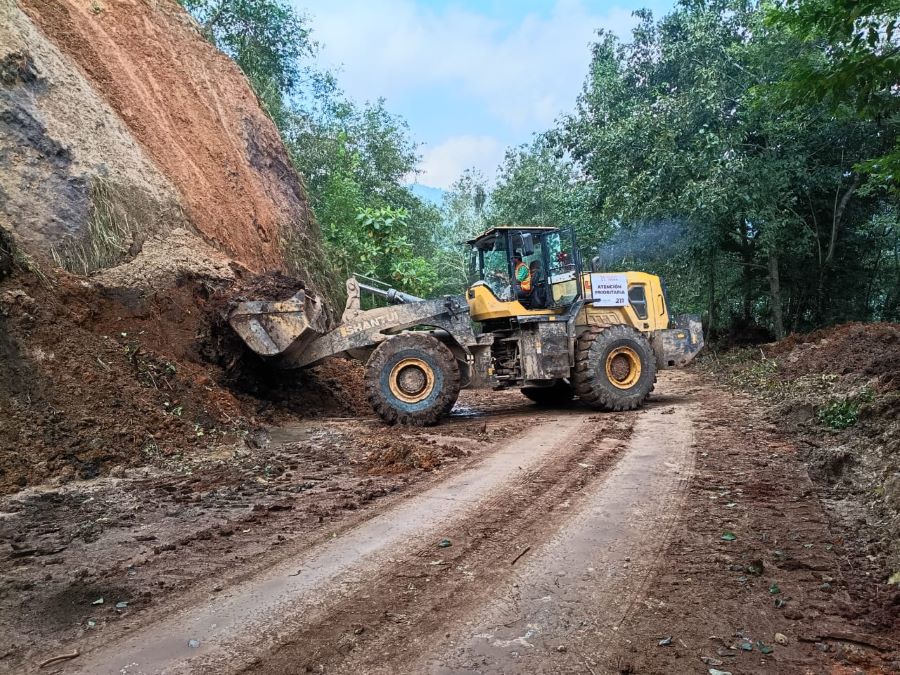 SIPDUS- Labores de Limpieza de Viviendas en el Barrio Plan de Recreo, en el Municipio de Huehuetla