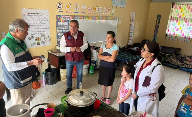 SSH Entrega Víveres y Medicamentos y Visitan Albergues de Zacualtipán