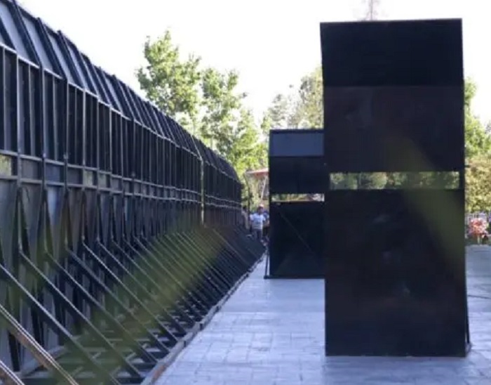 Blindaje en Palacio de Gobierno para el 25N: Menchaca defiende colocación de vallas, es por “infiltrados” dijo